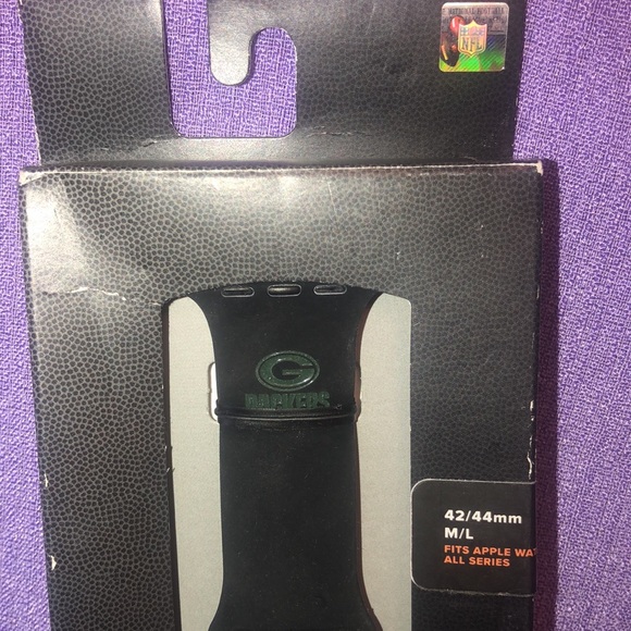 New Groove Life Apple Watch Band NFL Green Bay Packers 42/44mm M/L. No Watch - Picture 2 of 4